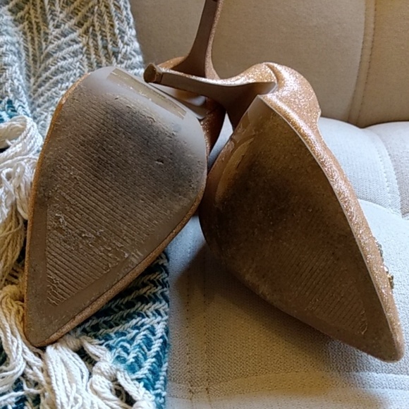 Gold pumps - Picture 3 of 5